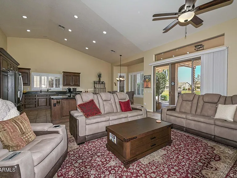 3171 N Palmer Dr — Photo 14