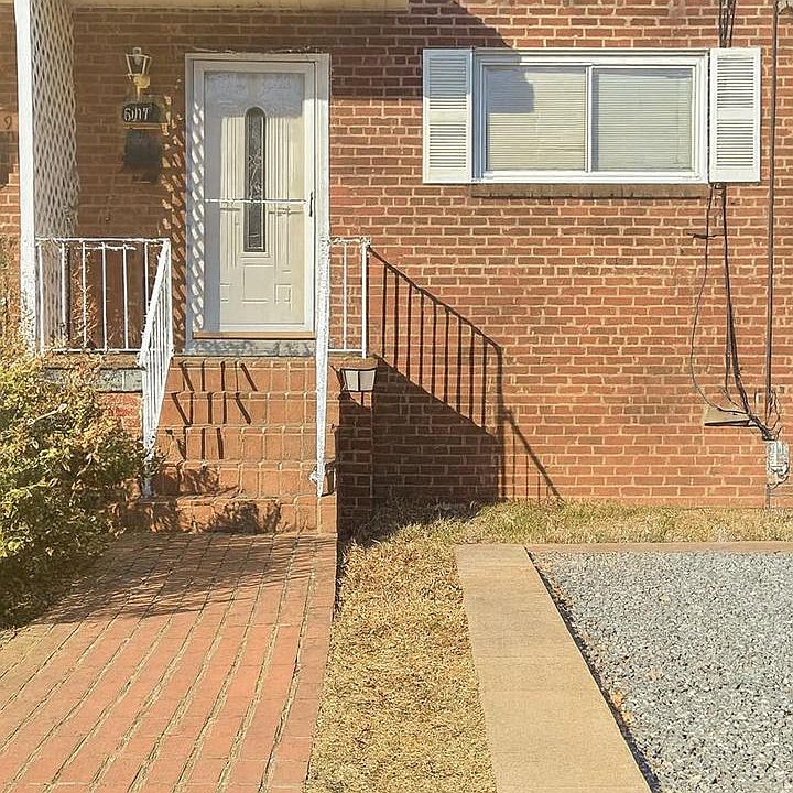 1st image of 5017 Roseld Ct