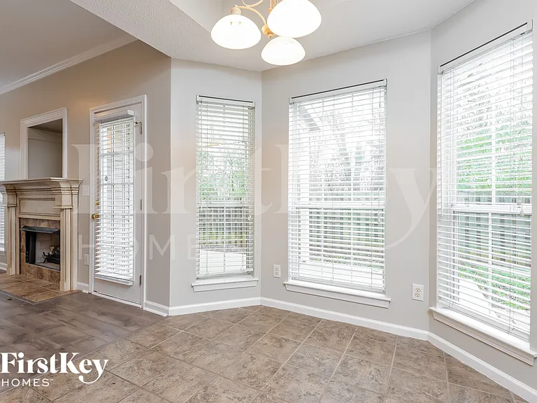 3021 Bowron Rd — Photo 7