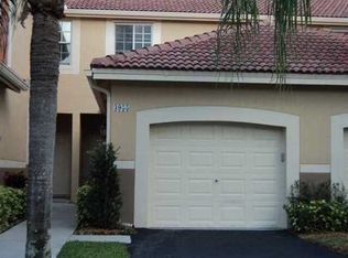 3955 San Simeon Ln, Weston, FL 33331