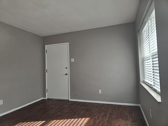 3rd image of 7042 Jamieson Ave APT A