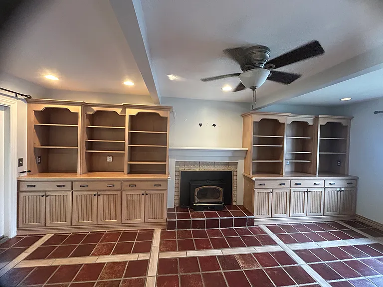 5045 Abington Dr — Photo 5