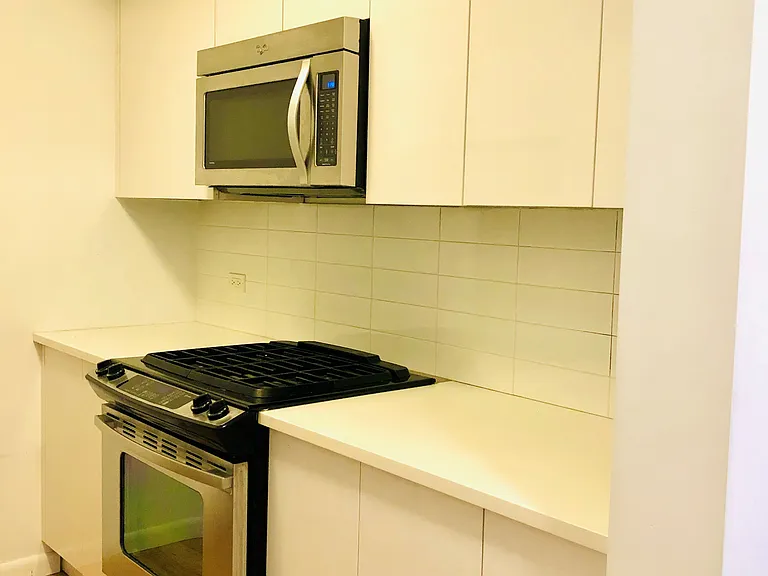 242 W 61st St #4B — Photo 9