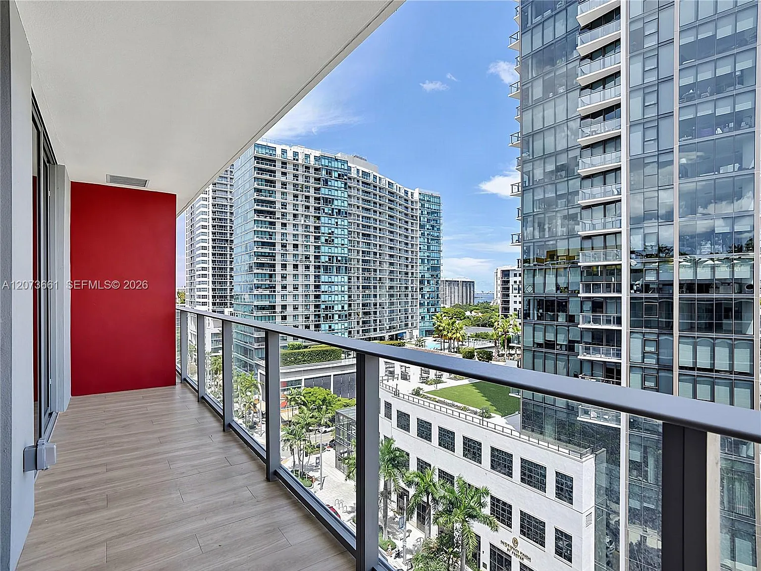 The Standard Midtown — Photo 2