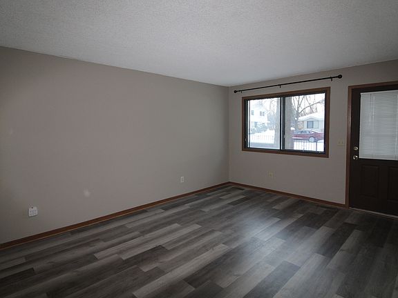 4th image of 2646 Brookdale Ln N