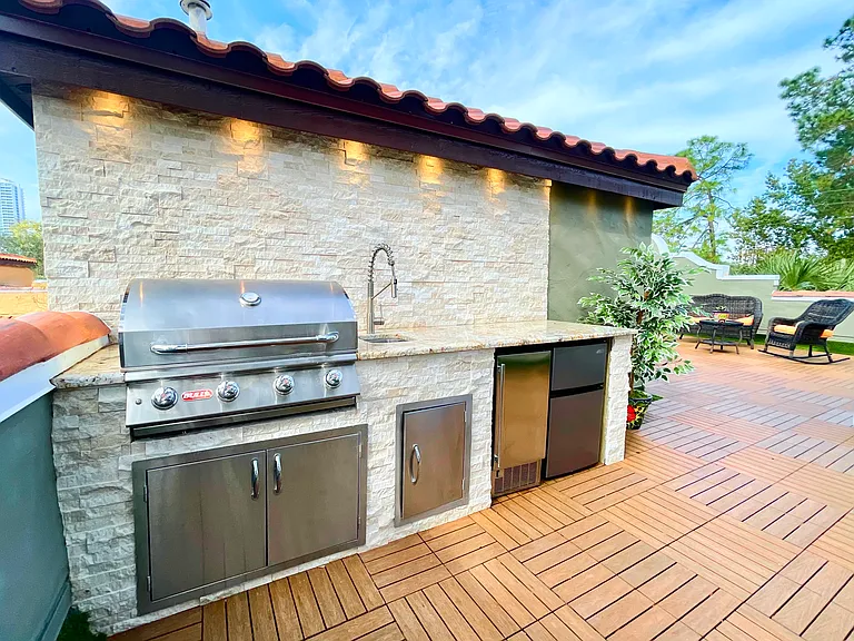 606 E Livingston St — Photo 48