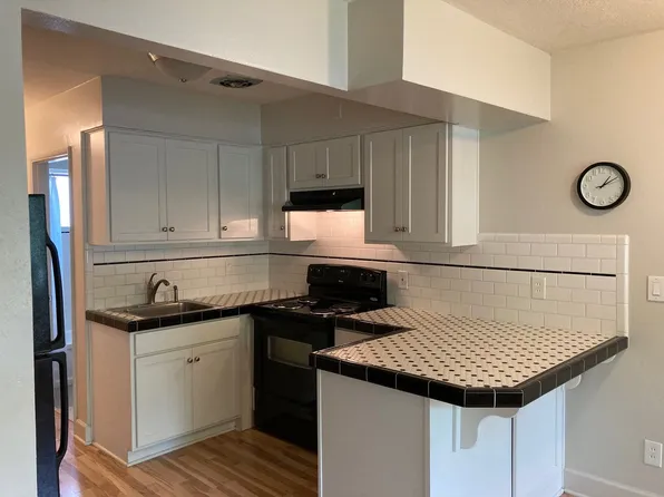 3015 N Willis Blvd APT 5, Portland, OR 97217