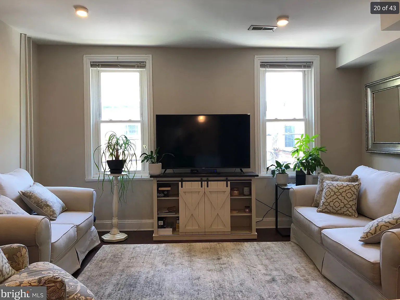 3 bed, 1500 sqft, $3,425 — Photo 4