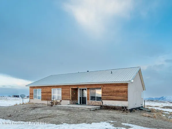 5 Mark Cir, Boulder, WY 82923