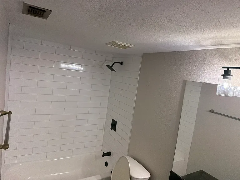 3712 Iowa Ave #202 — Photo 7