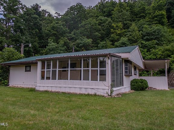3rd image of 1814 Scotch Valley Rd