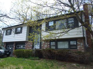 39 Sunnycrest Rd, Trumbull, CT 06611