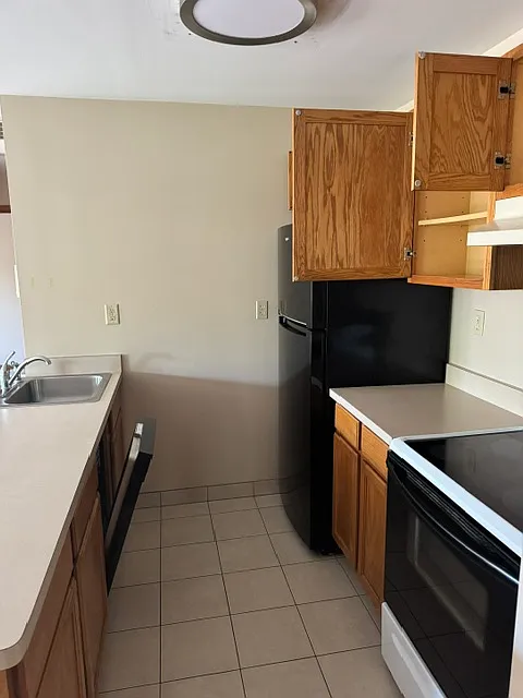 1 bed, 900 sqft, $1,400 — Photo 4