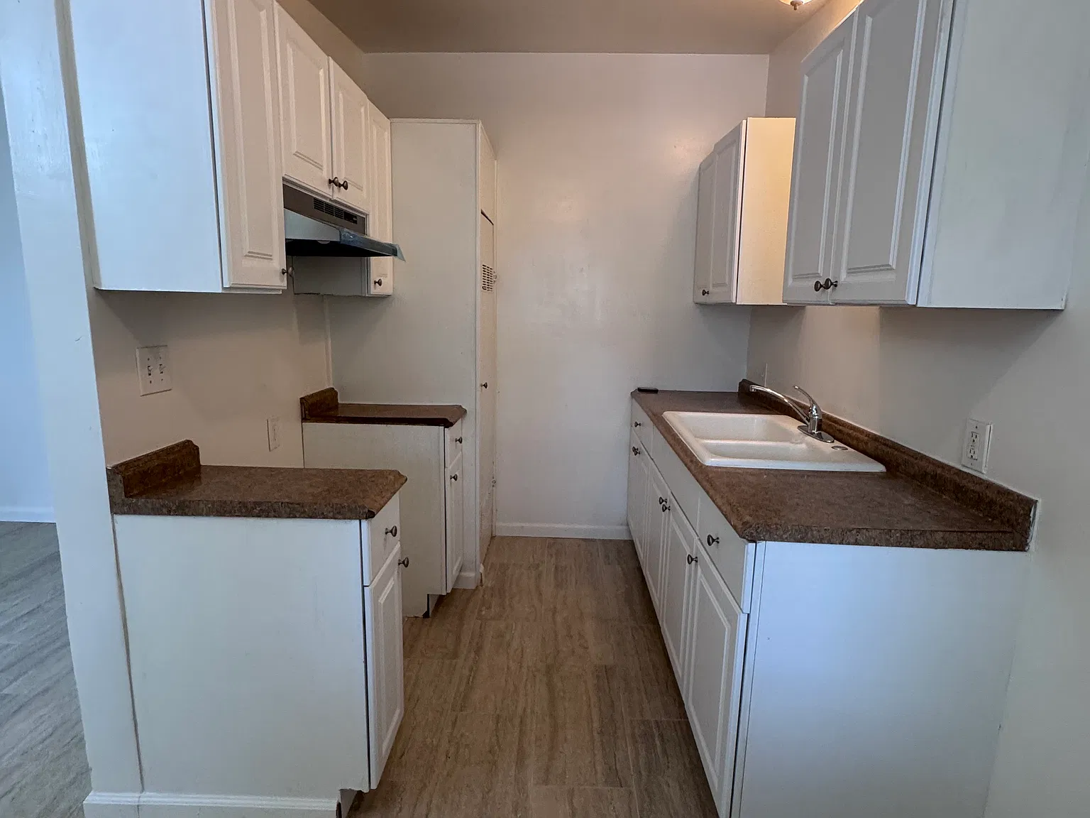 1 bed, 530 sqft, $1,618 — Photo 3