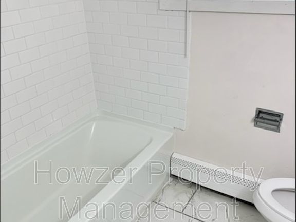 3rd image of 54 Longwood Ave #31