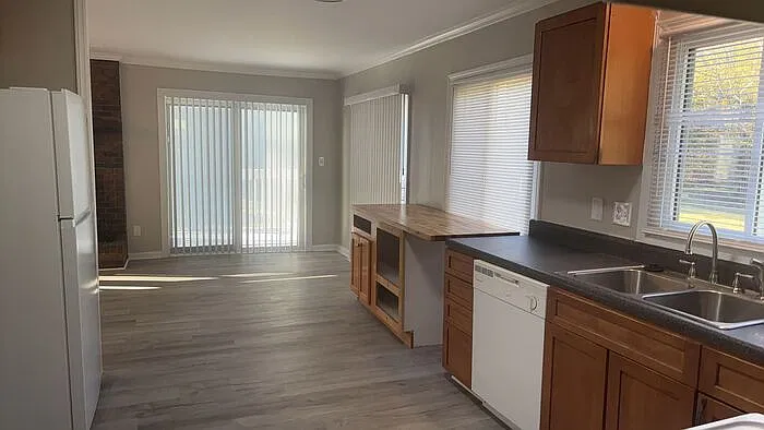 3 bed, 3.0 bath, 1867 sqft, $1,995 — Photo 4