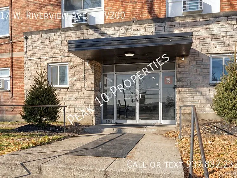 617 W Riverview Ave #RV200 — Photo 4