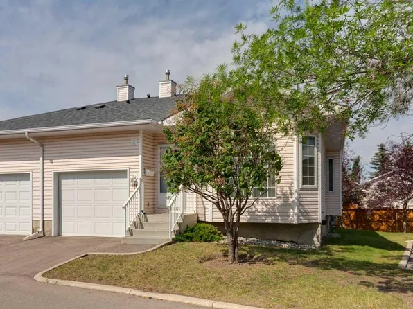 134 E Hawkstone Mnr NW, Calgary, AB T3G 3X2
