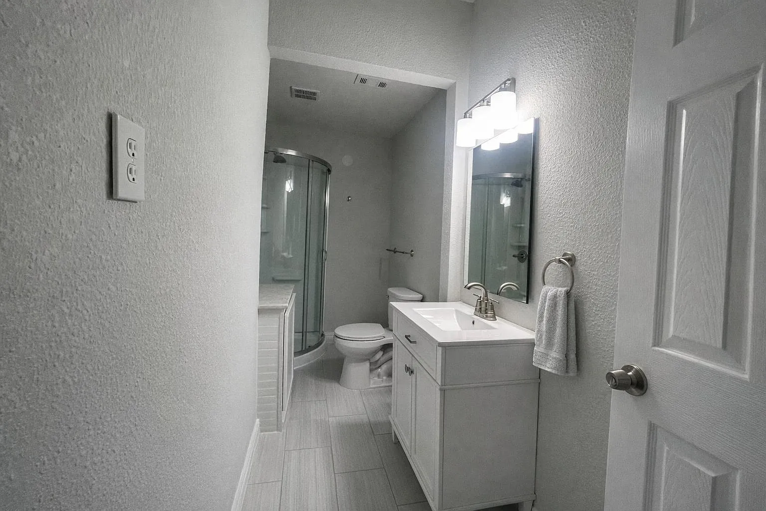 4 bed, 5.0 bath, 2007 sqft, $784 — Photo 3