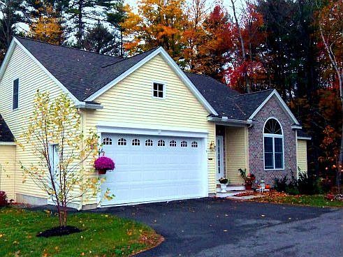 Gorgeous Custom Built 3 Bedroom Detached Condo