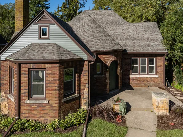 1616 Marlo Ave, Davenport, IA 52803