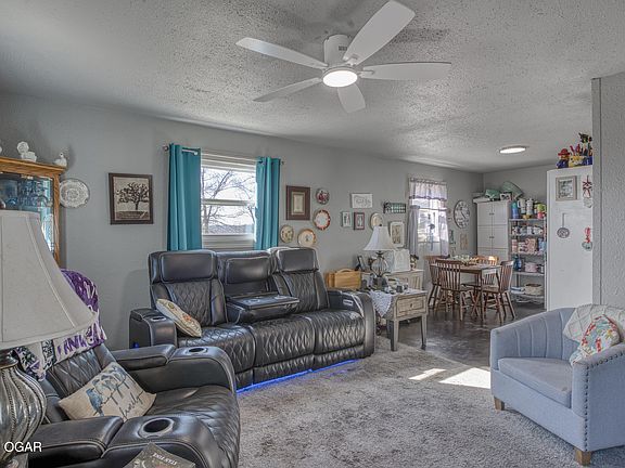 3rd image of 411 Beaver Circle Dr