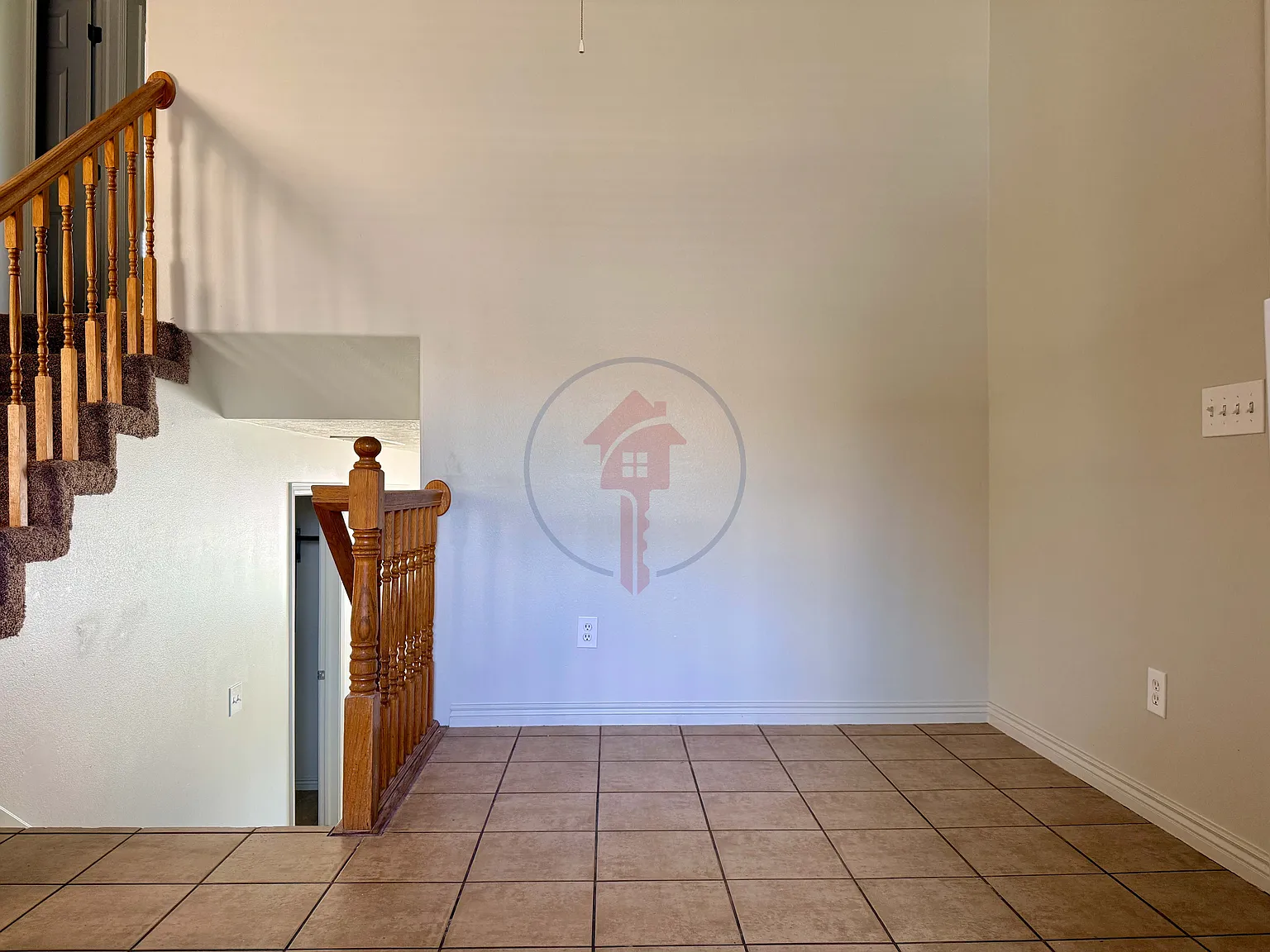 900 W Single Family Home — Photo 4