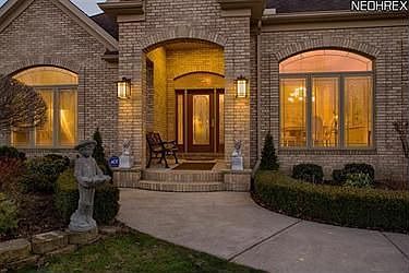 2nd image of 315 Perth Dr