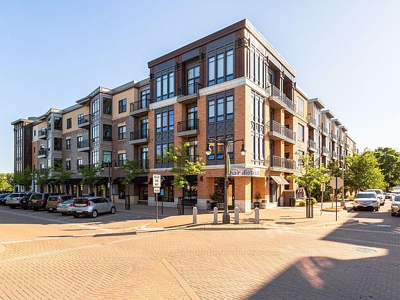 4th image of 3709 Grand Way APT 128