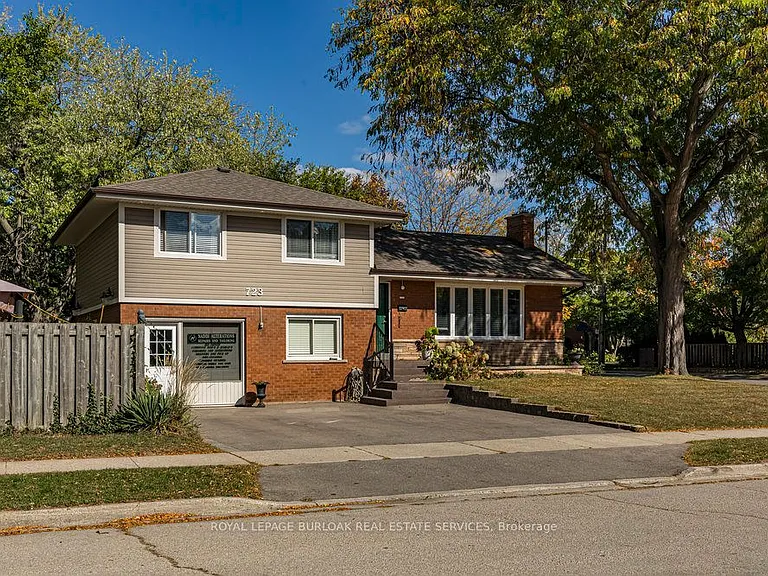 723 Hyde Rd — Photo 2