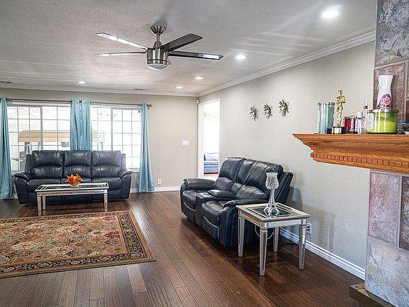 4th image of 18202 Patronella Ave