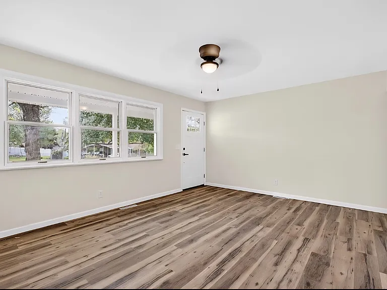 127 Yankee Dr — Photo 4