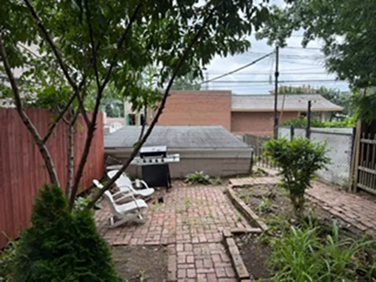 1807 Lovering Ave — Photo 14