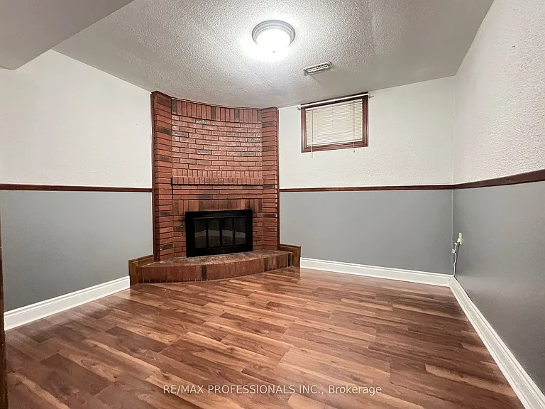 94 Bremen Ln #BASEMENT — Photo 23