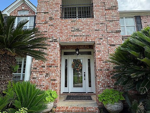 3rd image of 9890 Laura Dr