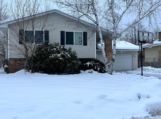 8216 Hampshire Ct N, Brooklyn Park, MN 55445