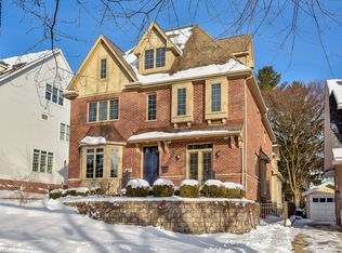 352 S Sleight St, Naperville, IL 60540