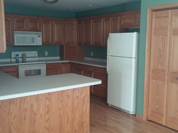 kitchen with appliances
