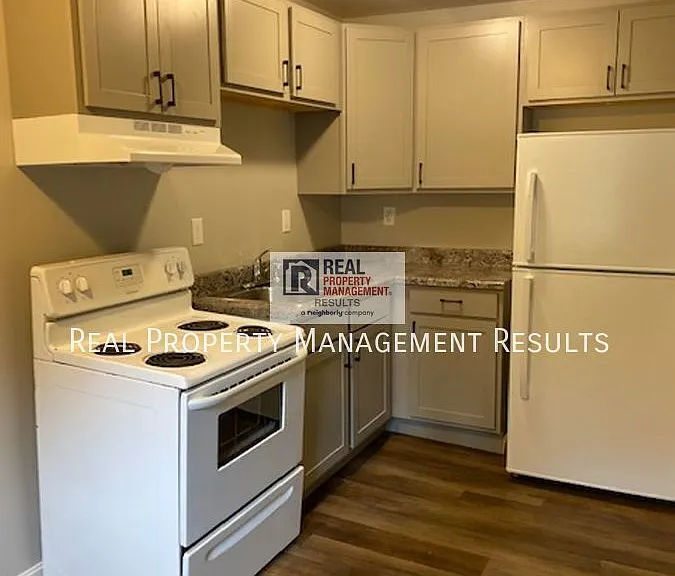 613 Village Ln #19 — Photo 4