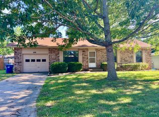 608 E Scott Wayne Dr, Nixa, MO 65714