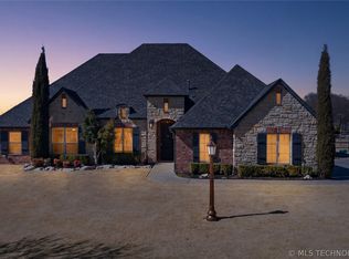 6502 N Oakwood Cir, Owasso, OK 74055