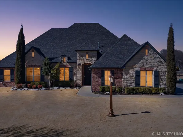 6502 N Oakwood Cir, Owasso, OK 74055