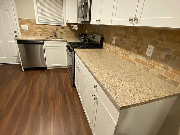 5th image of 2044 Mercy St
