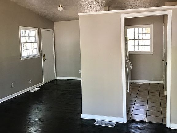 Living room/dining room kitchen view
