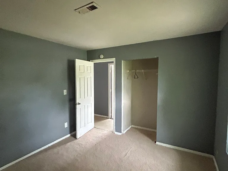 523 Saint Paul Dr — Photo 6