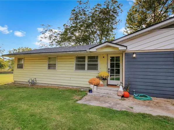 200 S Washington Ave, Altamont, KS 67330