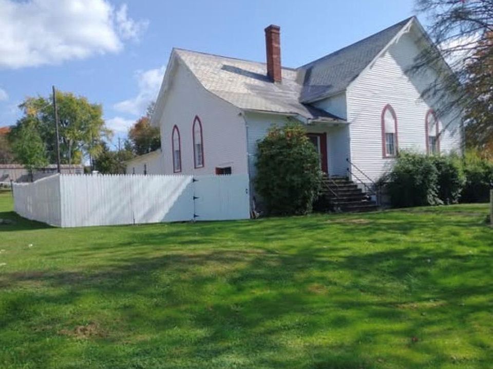 1st image of 122 S Main St