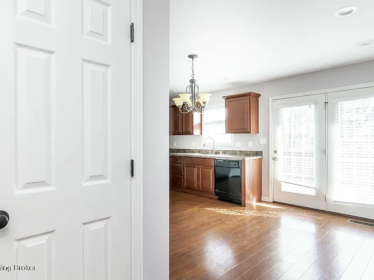 313 Stamper Ave — Photo 15