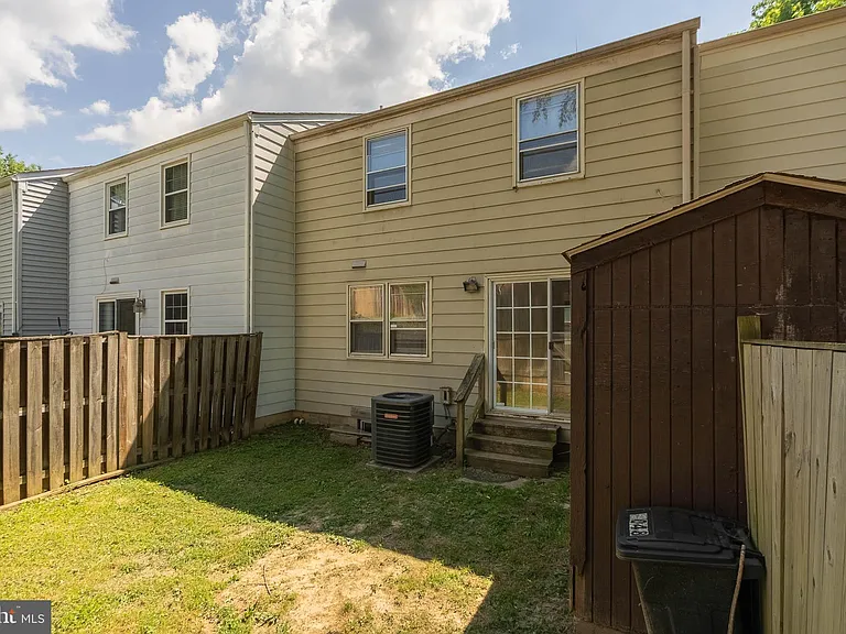 3048 Silent Valley Dr — Photo 32