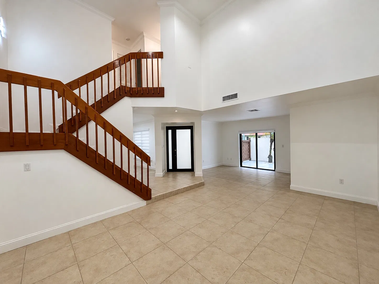 SW 123rd Ct, Miami — Photo 3